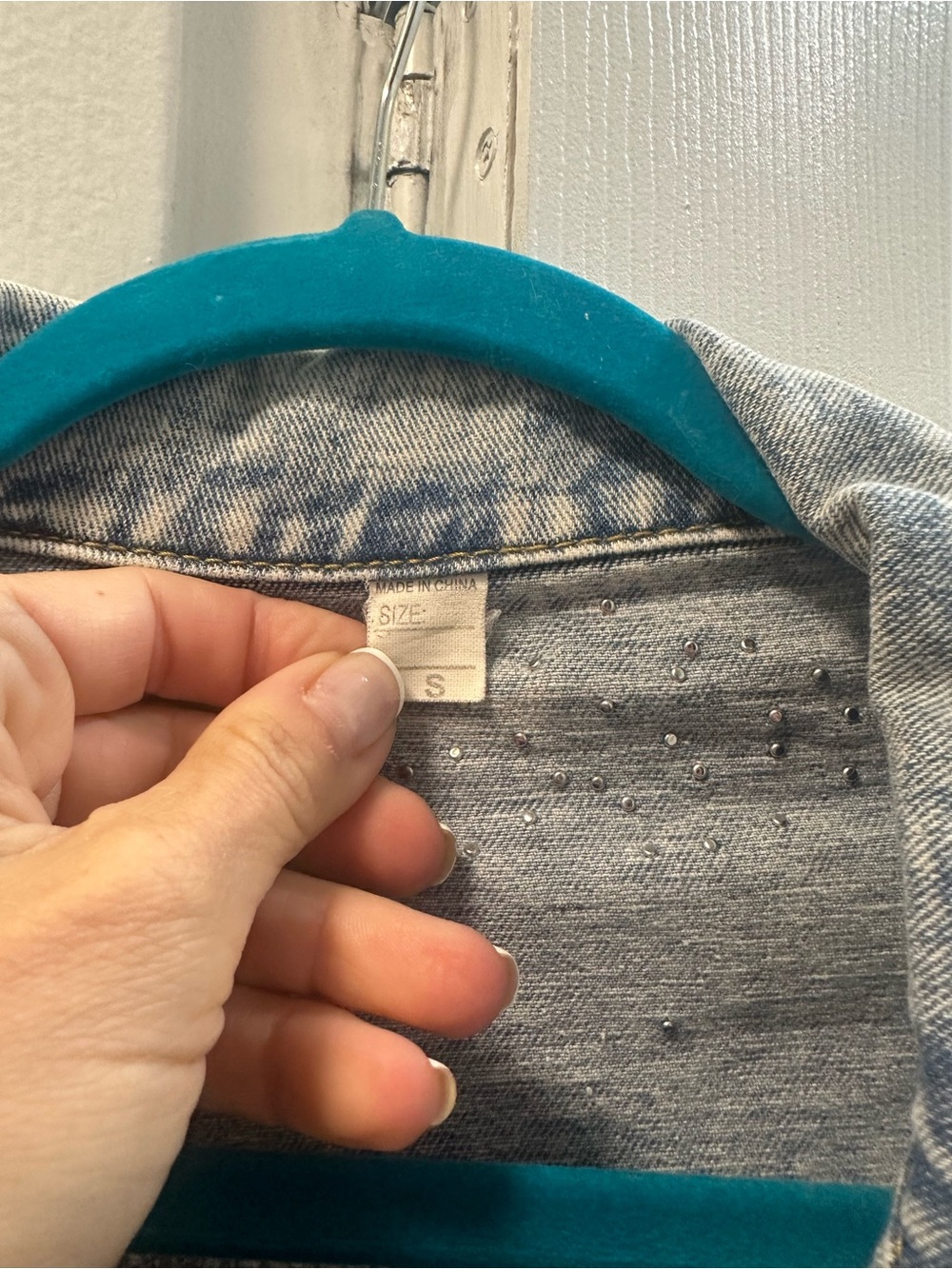 Kedera Pearl-Embellished Light Wash Denim Jacket - Picture 3 of 7